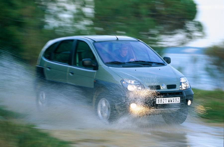  Renault Scenic RX4 2000 года  (фото 13 из 66)